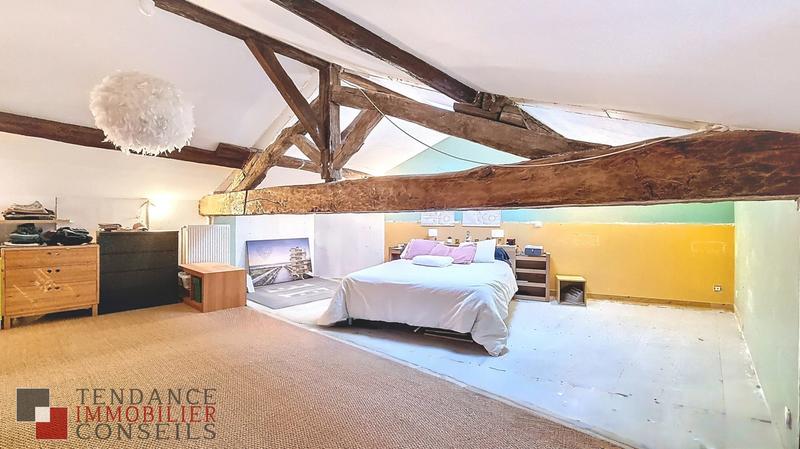 Maison - 220 m² - 9 pièces