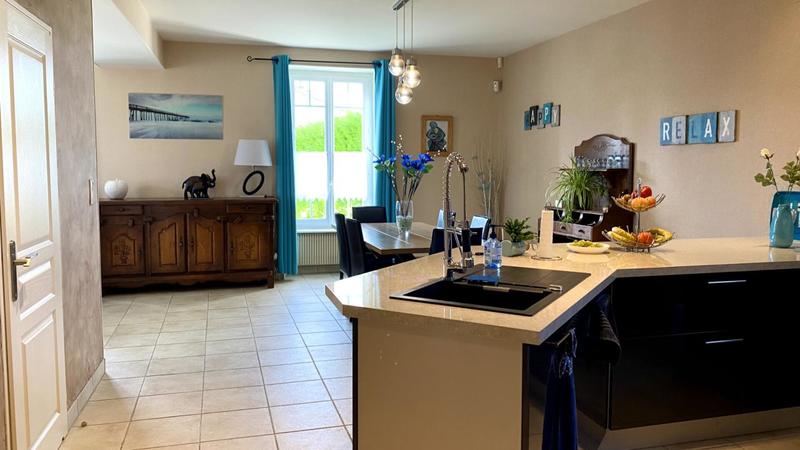 Maison - 240 m² - 6 pièces