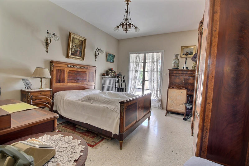 Maison - 204 m² - 9 pièces