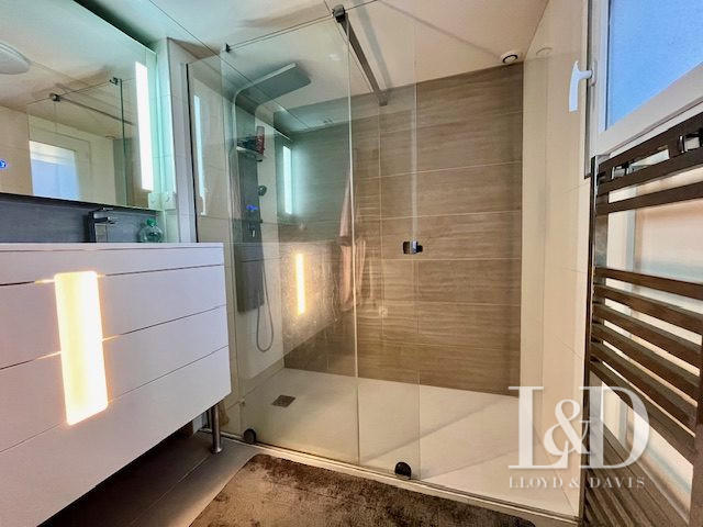 Maison - 192 m² - 6 pièces