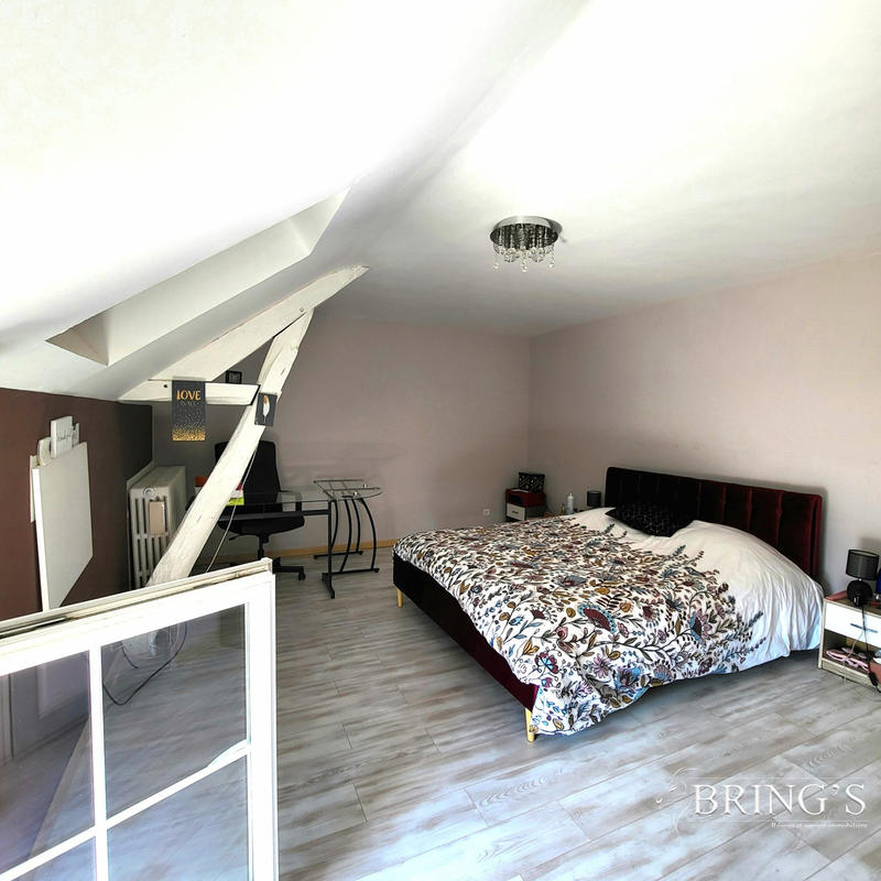 Maison - 206 m² - 8 pièces