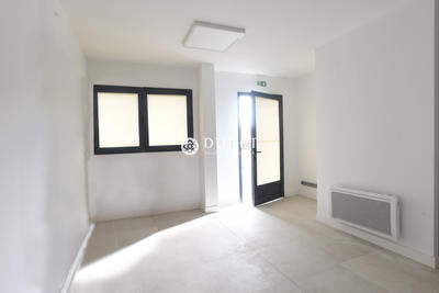 Local d'activités - 213 m²