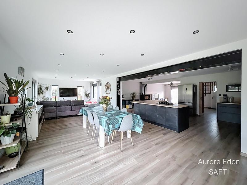 Maison - 160 m² - 5 pièces