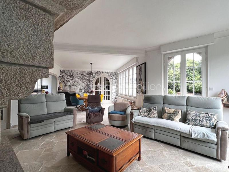 Propriété - 296 m² - 7 pièces