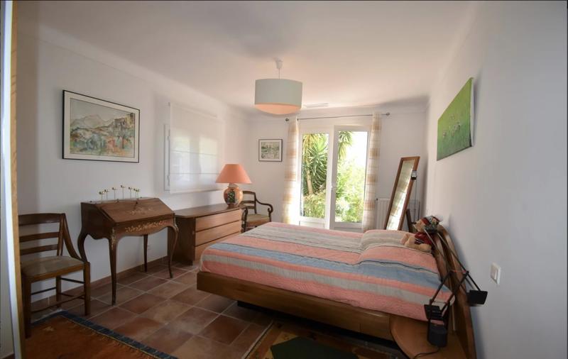 Maison - 250 m² - 7 pièces