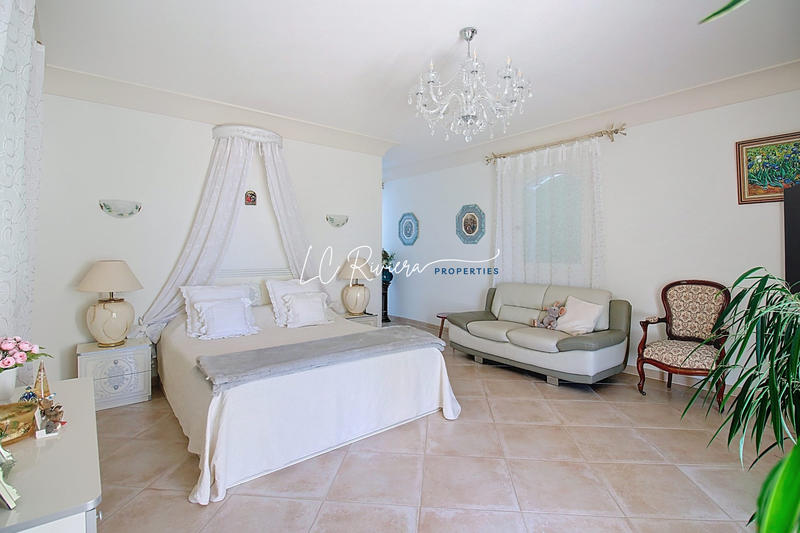 Villa - 325 m² - 10 pièces