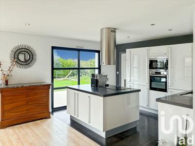 Maison - 137 m² - 7 pièces