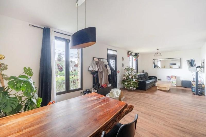 Maison - 140 m² - 5 pièces