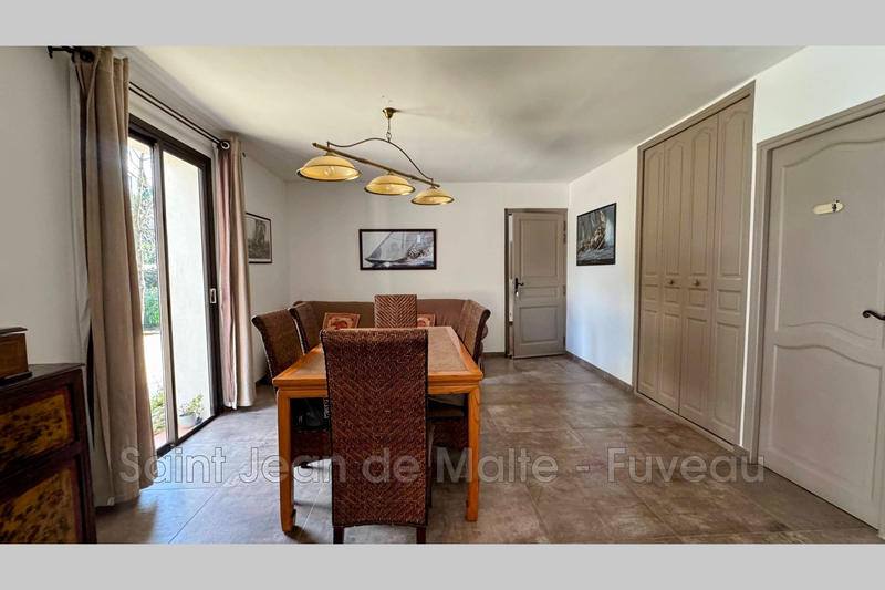 Maison - 194 m² - 5 pièces
