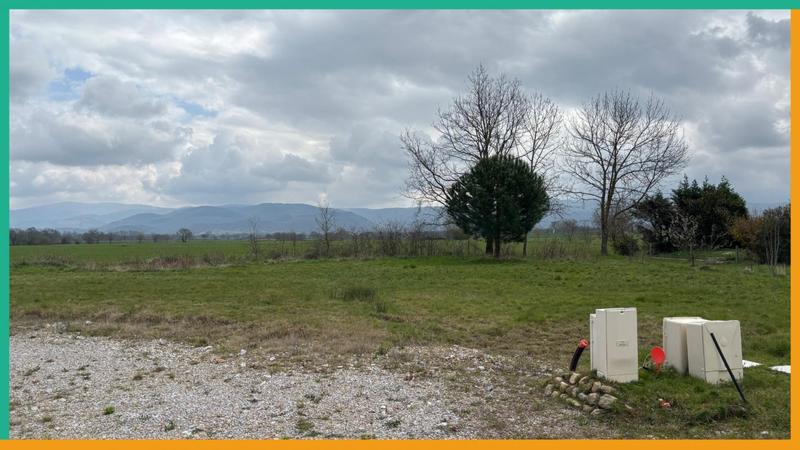 Terrain constructible - 909 m²