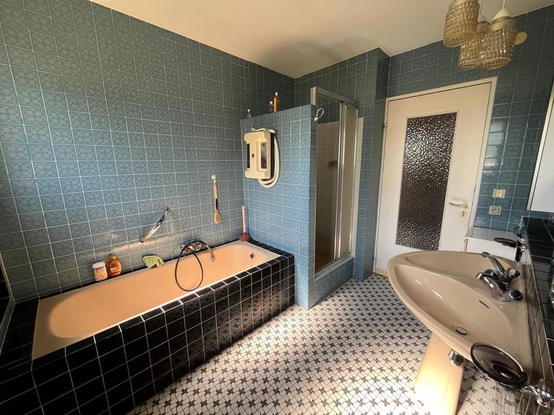 Maison - 265 m² - 10 pièces