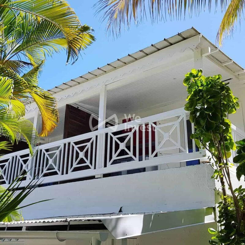 Maison - 275 m² - 12 pièces