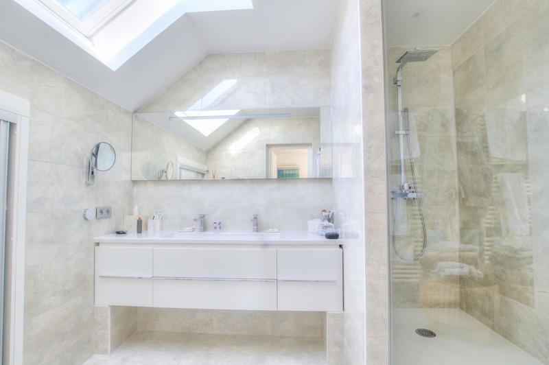 Villa - 240 m² - 7 pièces