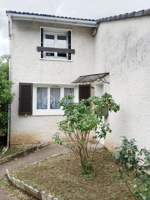 Maison traditionnelle - 87 m² - 4 pièces