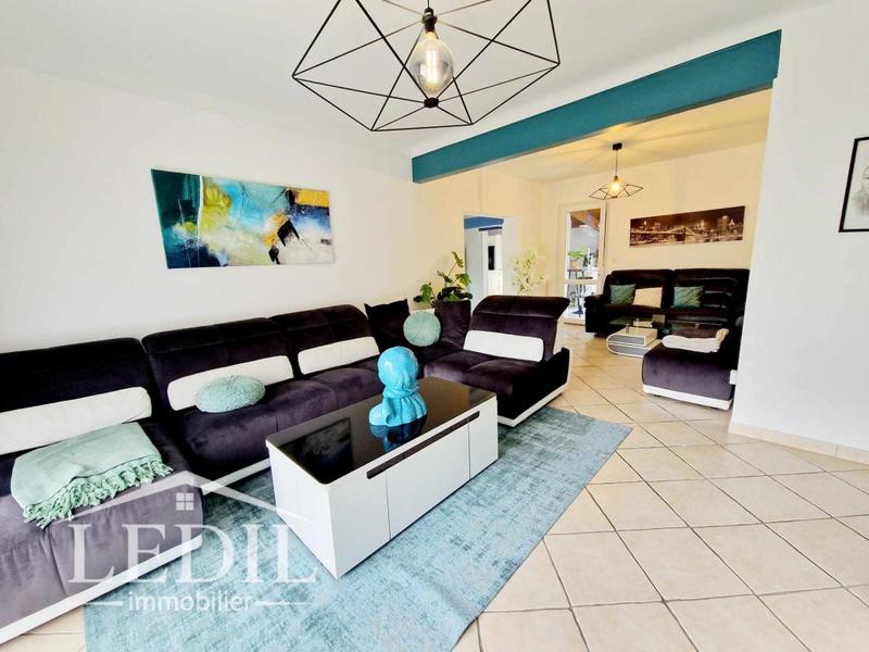 Propriété - 170 m² - 6 pièces