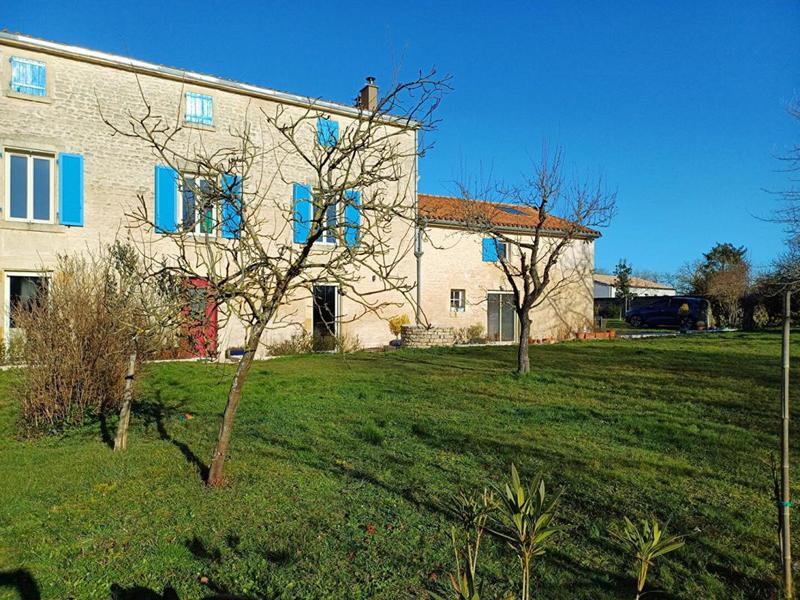Maison - 204 m² - 7 pièces
