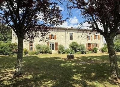 Maison - 134 m² - 10 pièces