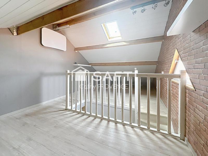 Maison - 177 m² - 9 pièces