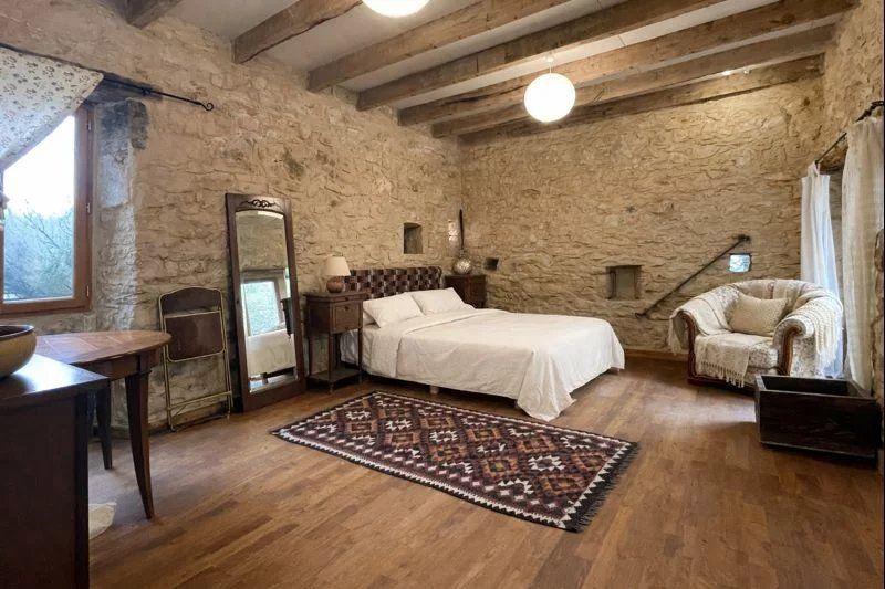 Maison - 160 m² - 4 pièces