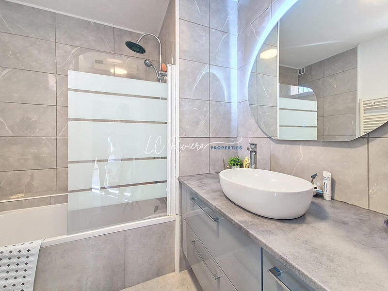 Villa - 180 m² - 6 pièces