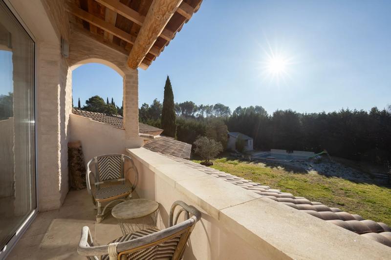 Maison - 225 m² - 8 pièces