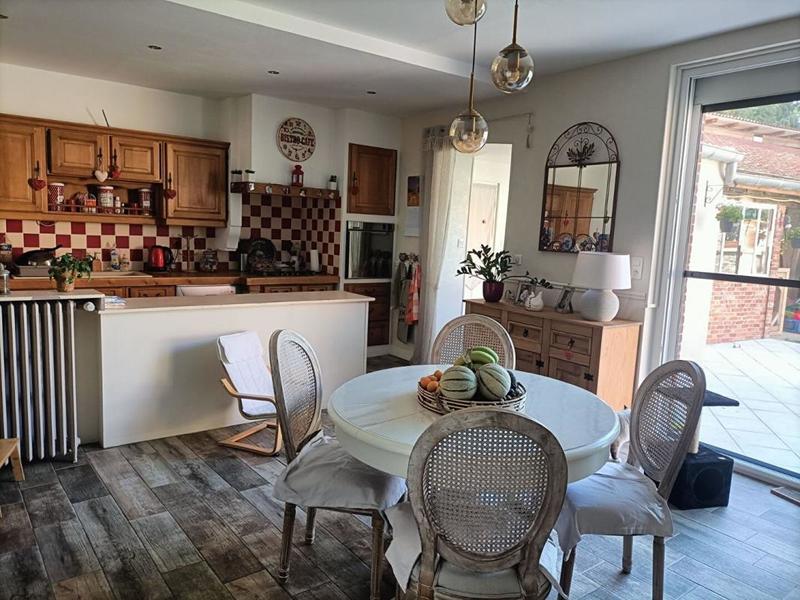 Maison - 180 m² - 7 pièces