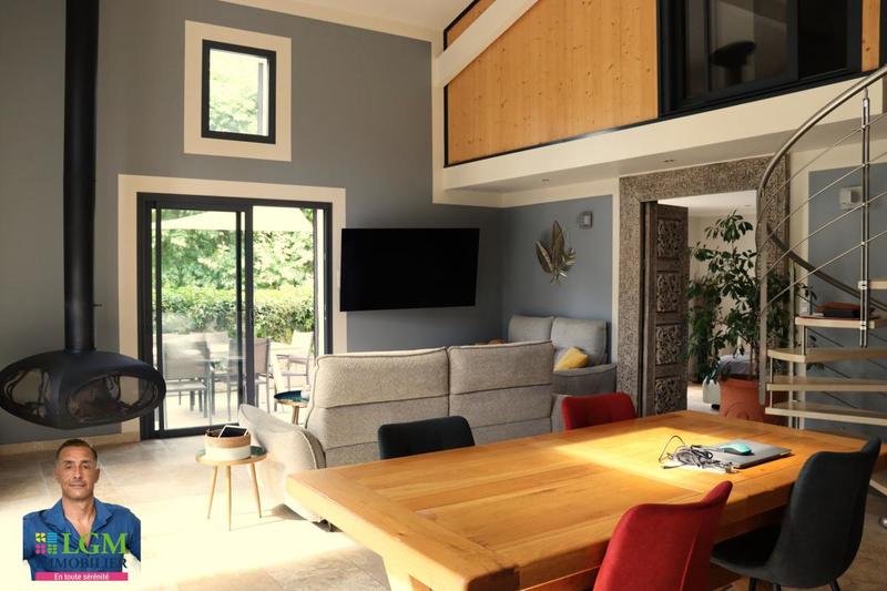 Mas - 397 m² - 14 pièces