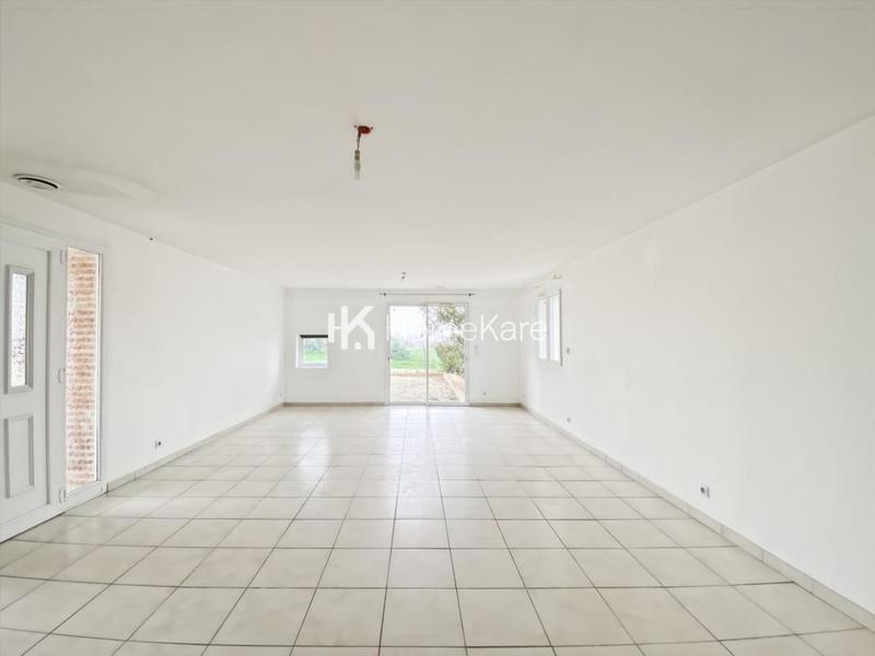 Maison - 1 200 m² - 4 pièces