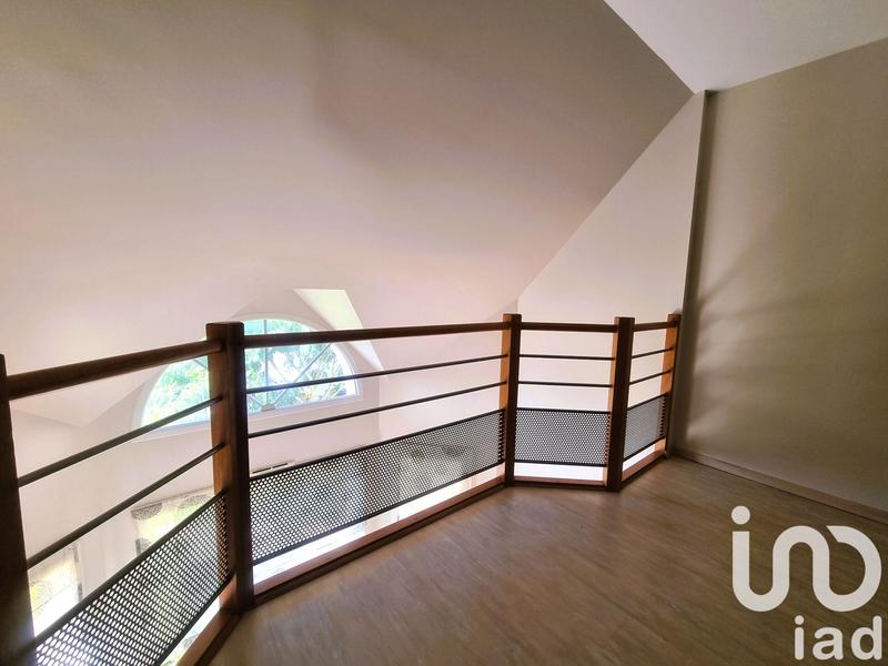 Maison - 202 m² - 9 pièces