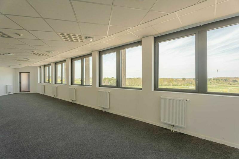 Bureau - 93 m²