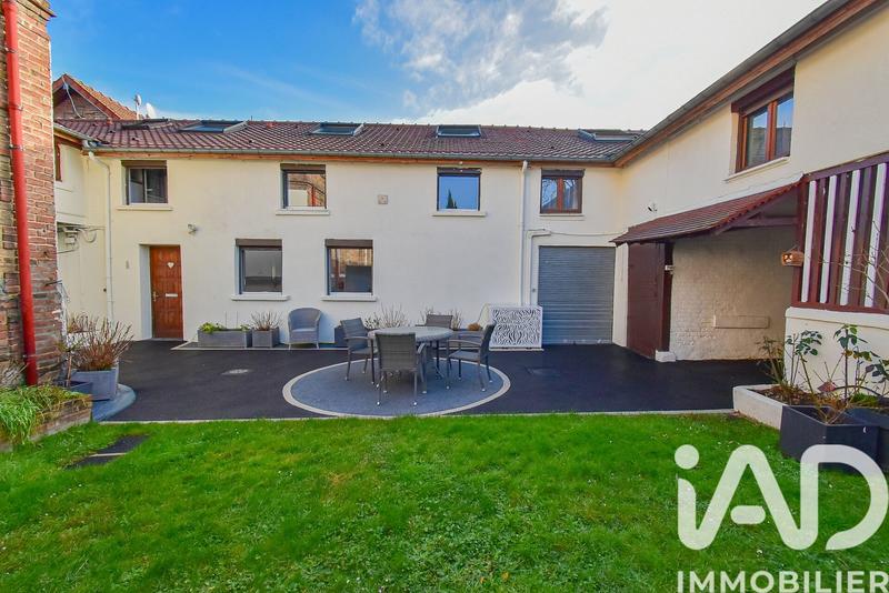 Maison - 143 m² - 9 pièces