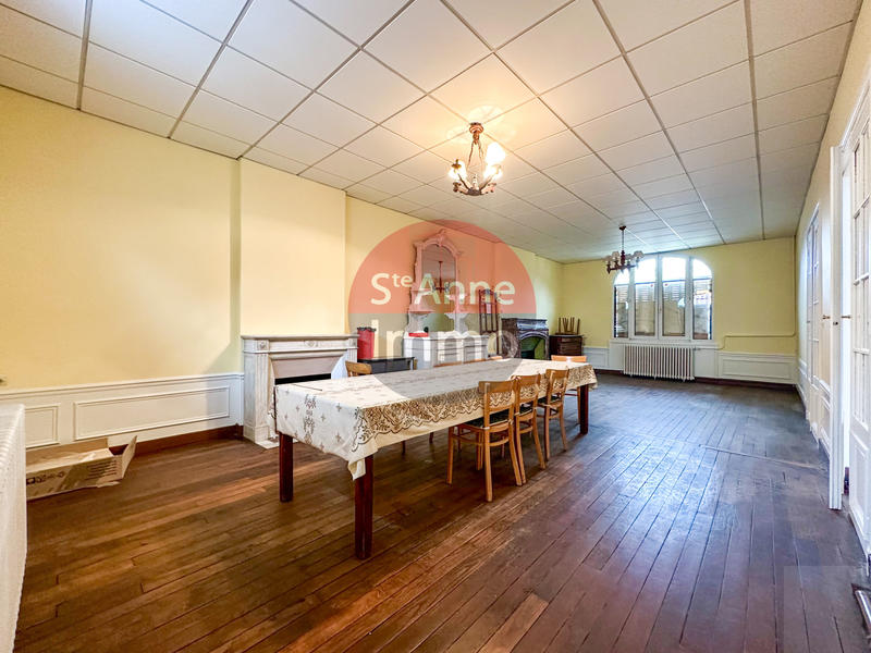 Maison - 300 m² - 12 pièces