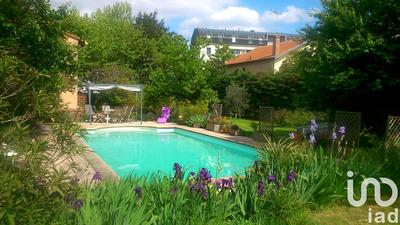 Maison - 355 m² - 16 pièces