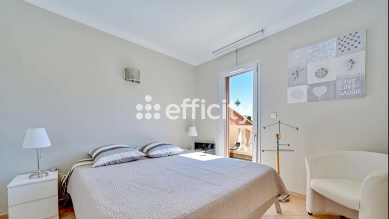 Maison - 300 m² - 10 pièces