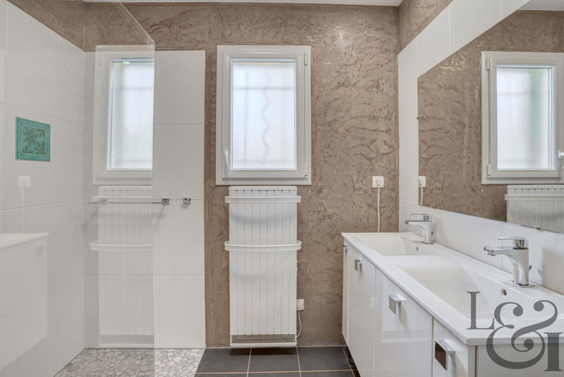 Maison - 180 m² - 6 pièces