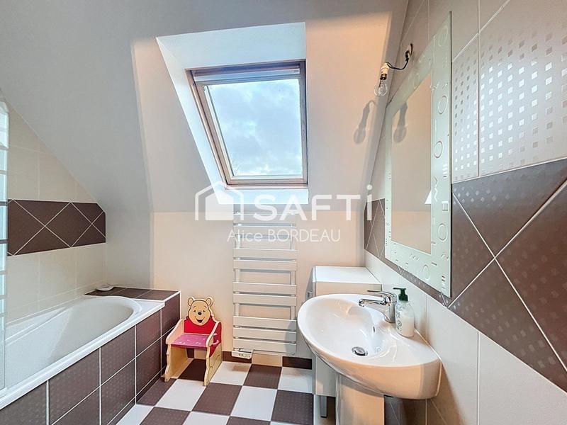 Maison - 105 m² - 5 pièces