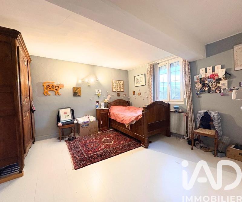 Maison - 305 m² - 8 pièces