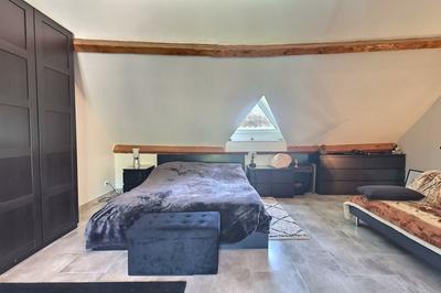 Maison - 187 m² - 9 pièces