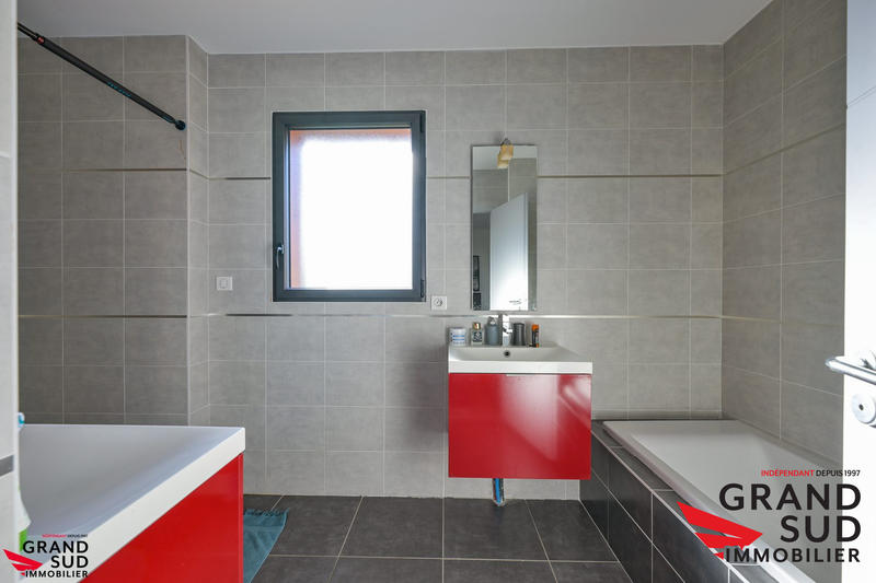 Maison contemporaine - 189 m² - 7 pièces