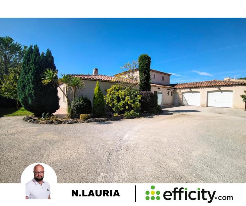 Maison - 240 m² - 6 pièces