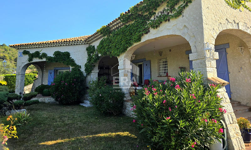 Villa - 300 m² - 10 pièces