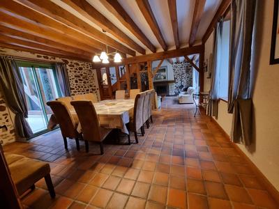 Maison - 260 m² - 9 pièces