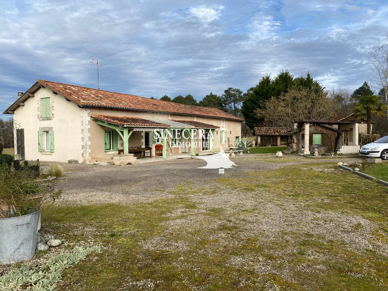 Maison - 227 m² - 9 pièces