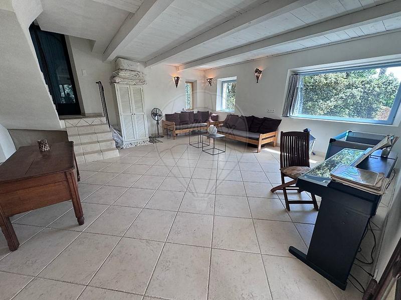 Maison en pierre - 220 m² - 6 pièces