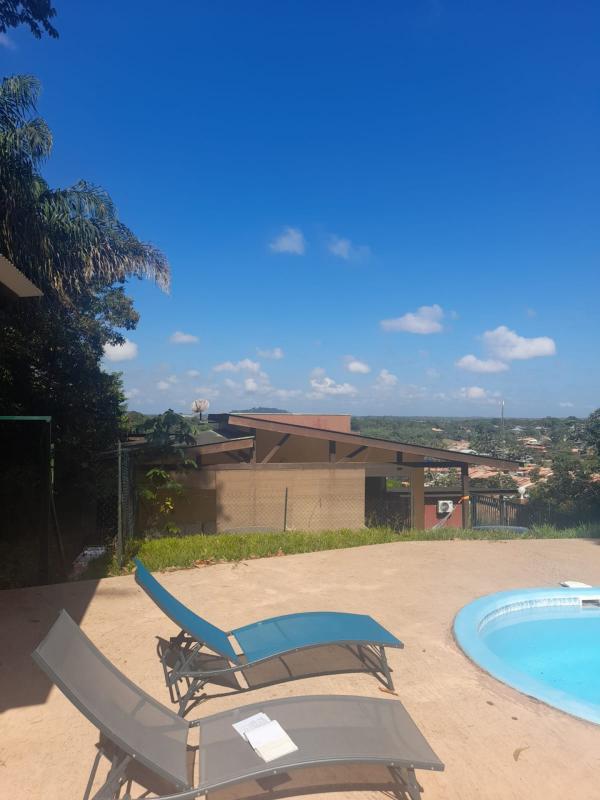 Demeure - 253 m² - 5 pièces