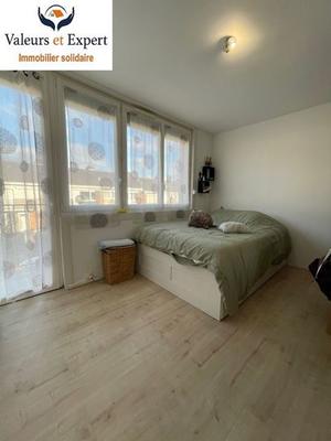 Maison traditionnelle - 95 m² - 5 pièces