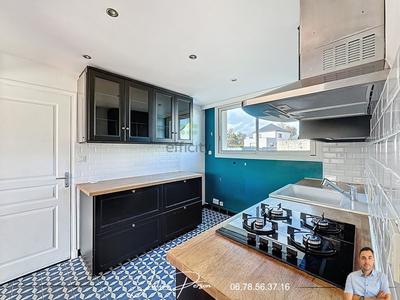 Maison - 96 m² - 5 pièces