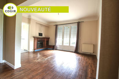 Maison - 93 m² - 5 pièces