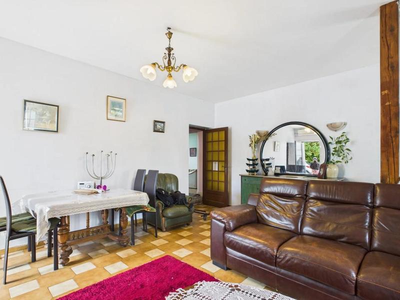 Maison - 200 m² - 9 pièces