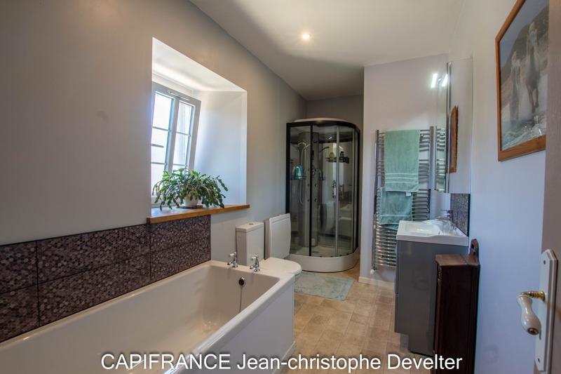 Maison en pierre - 122 m² - 6 pièces